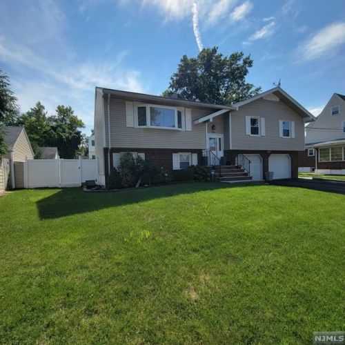 316 Cane St, Teaneck, NJ 07666-3203