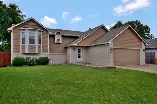 5376 Stoneborough Ct, Wichita, KS 67217-6520