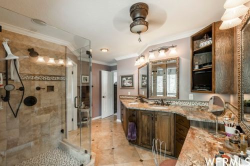 6 Mistywood Ln, Sandy UT 84092-4850 exterior