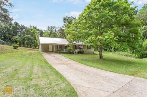 52 Jennifer Ln, Carrollton, GA 30116-5200
