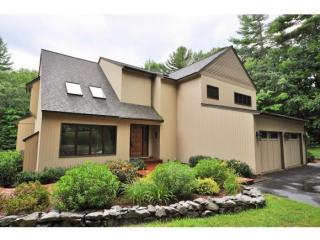 17 Meadow Lark Ln, Goffstown, NH 03045-3005