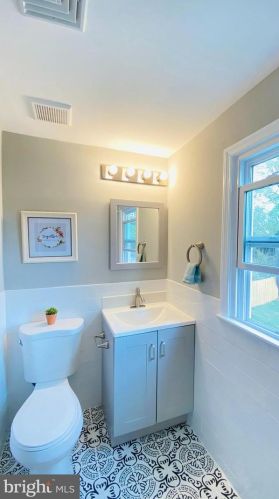 1002 Kerwin Rd, Silver Spring MD  20901-1865 exterior