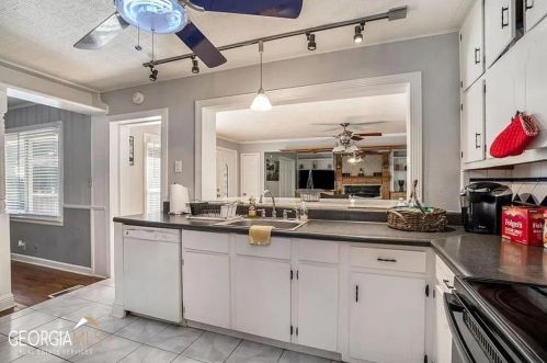 3270 Rex Rd, Rex GA 30273-1041 exterior