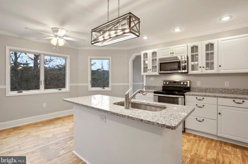 204 Quiet Place Ln, Berkeley Springs WV  25411-6633 exterior