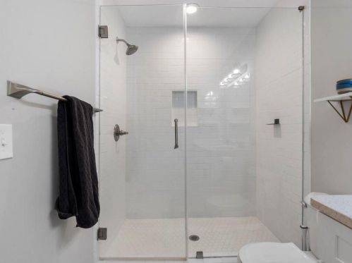 993 Burns Dr, Atlanta GA  30310-4631 exterior