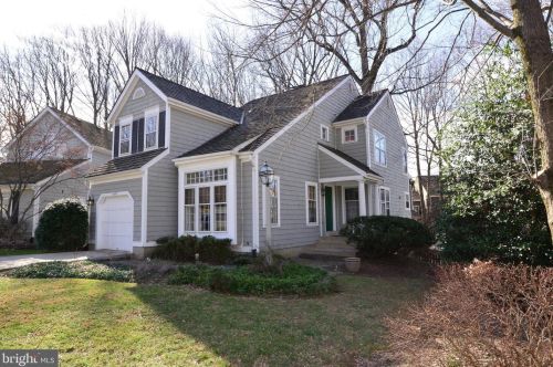 11627 Springhouse Pl, Herndon, VA 20194-1165