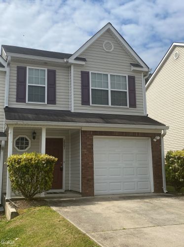 2201 Miranda Dr, Morrow, GA 30260-4220