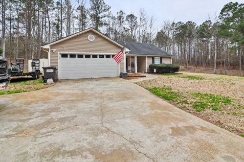 865 Corinth Rd, Newnan, GA 30263-5186