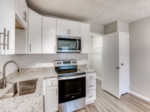 5731 Shadydell Dr, Fort Worth TX  76135-2046 exterior