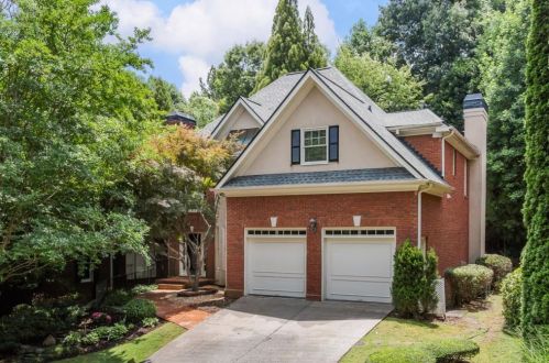675 Forest Hills Dr, Atlanta, GA 30342-2482