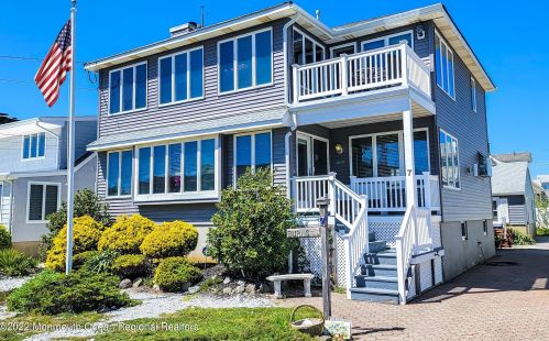 7 New York Ave, Lavallette, NJ 08735-2537