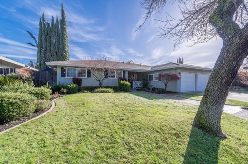 1504 Old Farm Rd, Modesto, CA 95355-3436