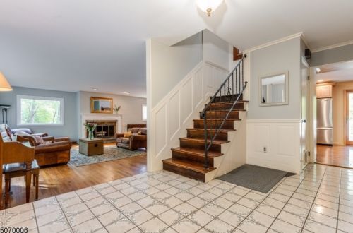 2 Burlinghoff Ln, Lebanon, NJ 08833-4383