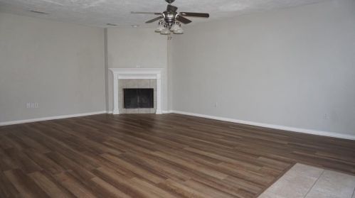 6400 Sunrise Dr, Fort Worth, TX 76182-4933