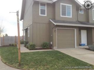 2572 Justine Ln, Eugene OR  97404-2581 exterior