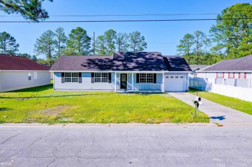 1408 Roosevelt St, Waycross, GA 31503-4842