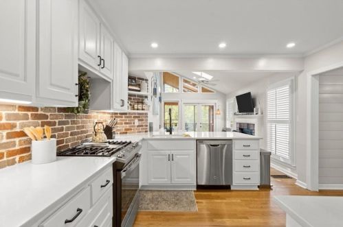 2122 Belvedere Dr, Atlanta GA  30318-1704 exterior