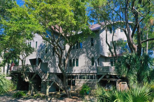 367 Pelican Flight Dr, Isle Of Palms SC  29451-9411 exterior