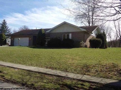 88 Serpell Ave, Belington, WV 26250-8166