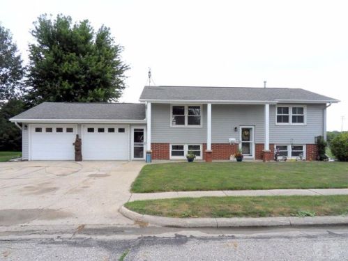 433 10 St, Manning IA  51455-1503 exterior
