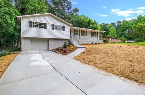 613 Ravenwood Dr, Holly Springs, GA 30188-2622