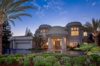 250 Bluff Ave, Fresno, CA 93711-6930