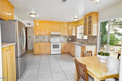 3951 Los Olivos Ln, Glendale CA 91214-1628 exterior