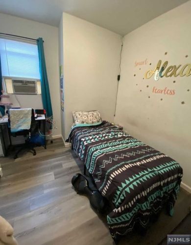 456 Park Ave, Paterson NJ  07504-1803 exterior