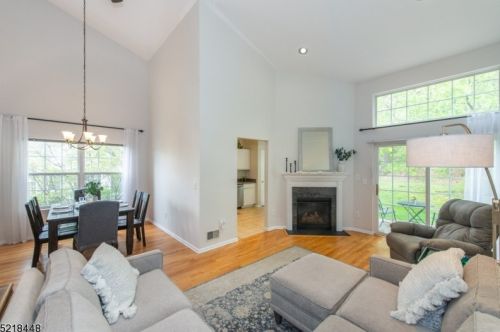 2801 Vantage Ct, Parsippany, NJ 07834-3468