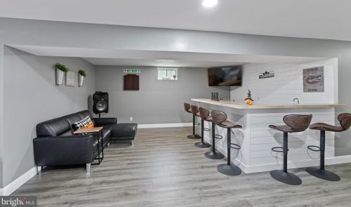 402 Chickamauga Dr, Harpers Ferry WV  25425 exterior