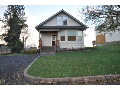819 B St, Rainier, OR 97048-2609