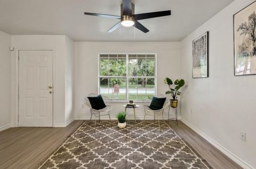 4007 Canada Dr, Dallas, TX 75212-1213