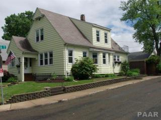 1600 Martha St, Pekin, IL 61554-5143