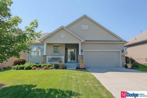 15531 Knudsen Cir, Bennington, NE 68007-1904