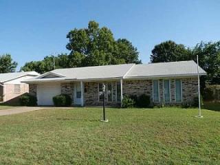 1318 Montana Ave, Chickasha, OK 73018-6623