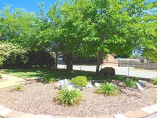 2716 Heather Ln, Redding, CA 96002-1230