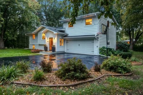 4885 Hanson Rd, Saint Paul, MN 55126-5919