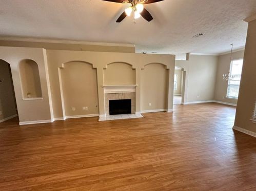 17814 Scenic Oaks Dr, Richmond, TX 77407-8582