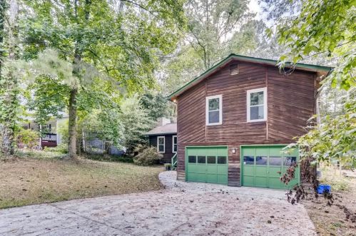 2073 Pond Rd, Duluth, GA 30096-4488