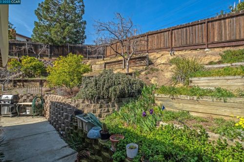 133 Chianti Pl, Concord CA  94523-2084 exterior