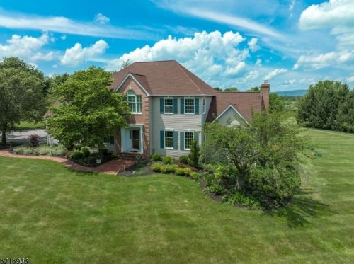 101 Hixson Rd, Flemington, NJ 08822-7059