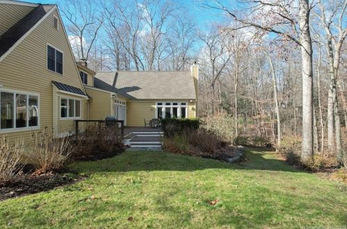 90 Barkledge Ct, Cheshire, CT 06410-3059