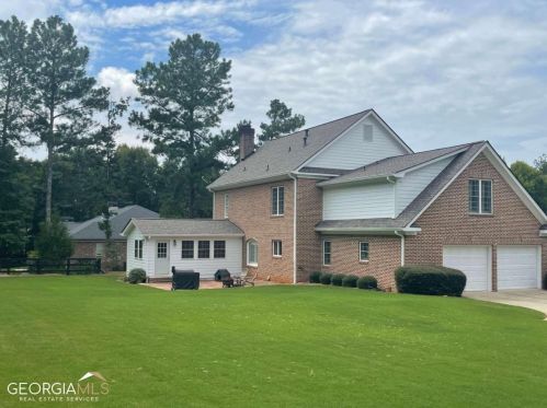 1150 Planters Ridge Dr, Bogart, GA 30622-2080