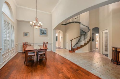 1742 Auburn Dr, Carrollton TX 75007-1452 exterior