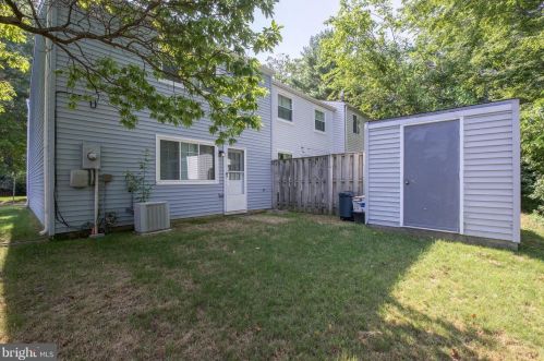 8334 Wind Fall Rd, Springfield VA  22153-3862 exterior