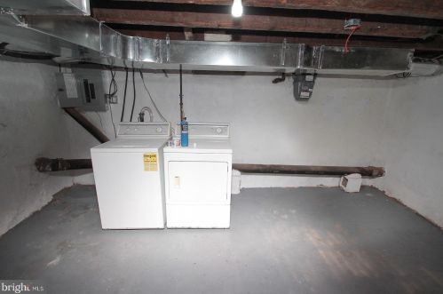 606 American St, Philadelphia PA  19123-2909 exterior