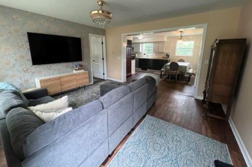 18 Beech St, Camden, ME 04843-4300