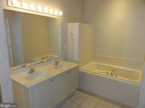 22 Crawford Dr, Charles Town WV 25414-6502 exterior