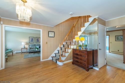 5 Arverne Rd, Town Center, NJ 07052-2601
