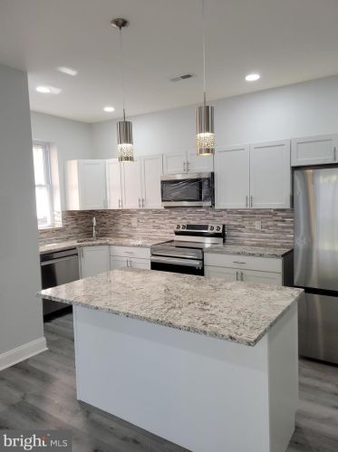 605 64 St, Philadelphia PA 19139-1004 exterior